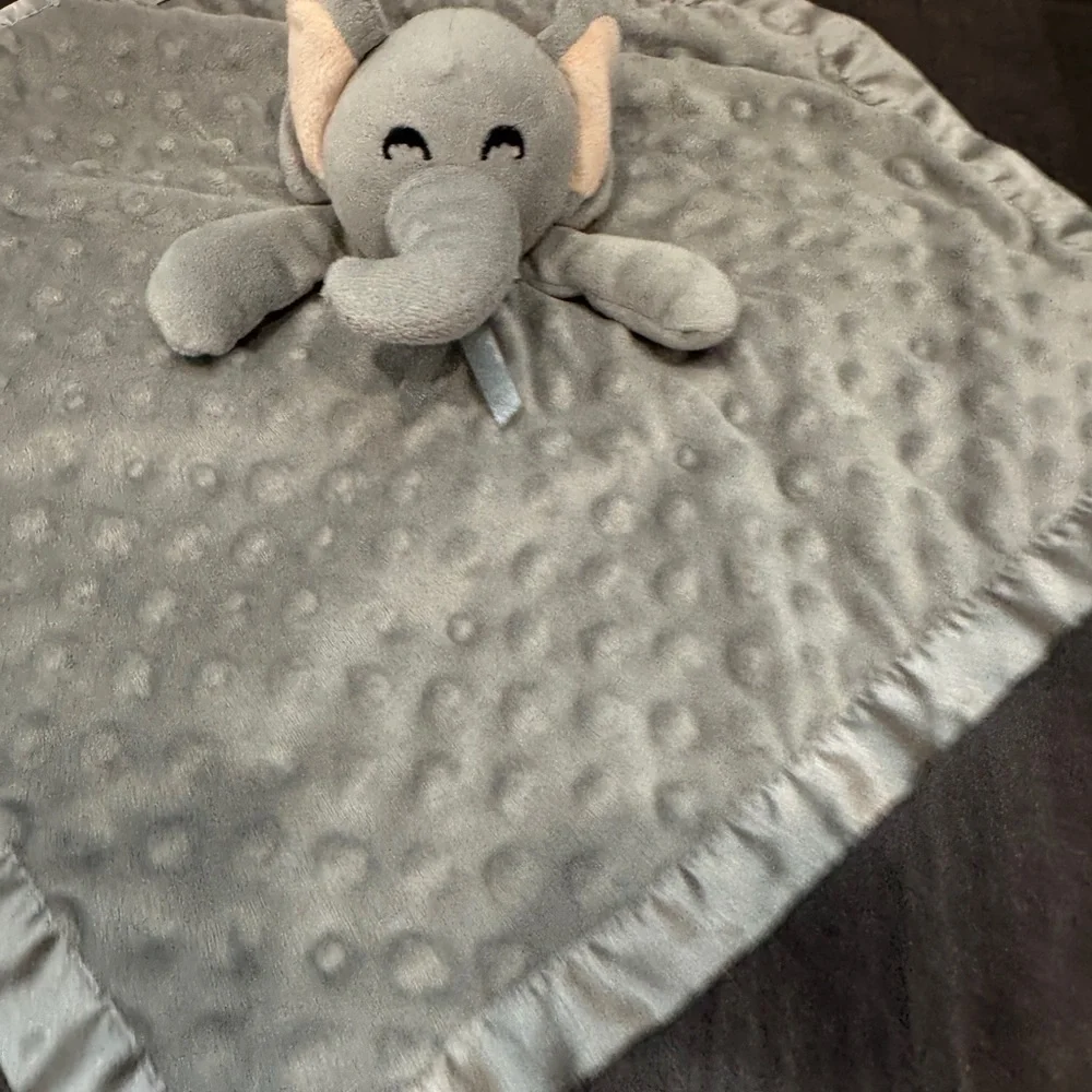 NWOT Infant Baby Toddler Adorable Gray Elephant Plush Blanket Lovey